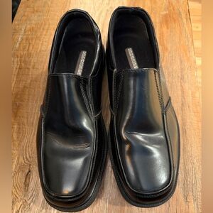 Nunn Bush Black Leather Loafers Slip-On Dress Shoes in excellent condition! 8.5W